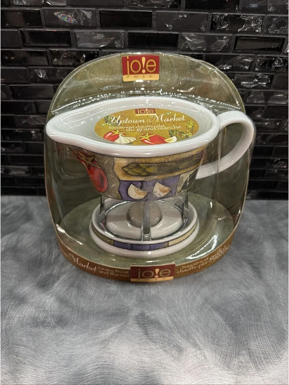 Jo!e Uptown Market Gravy Boat And Warmer Set.
